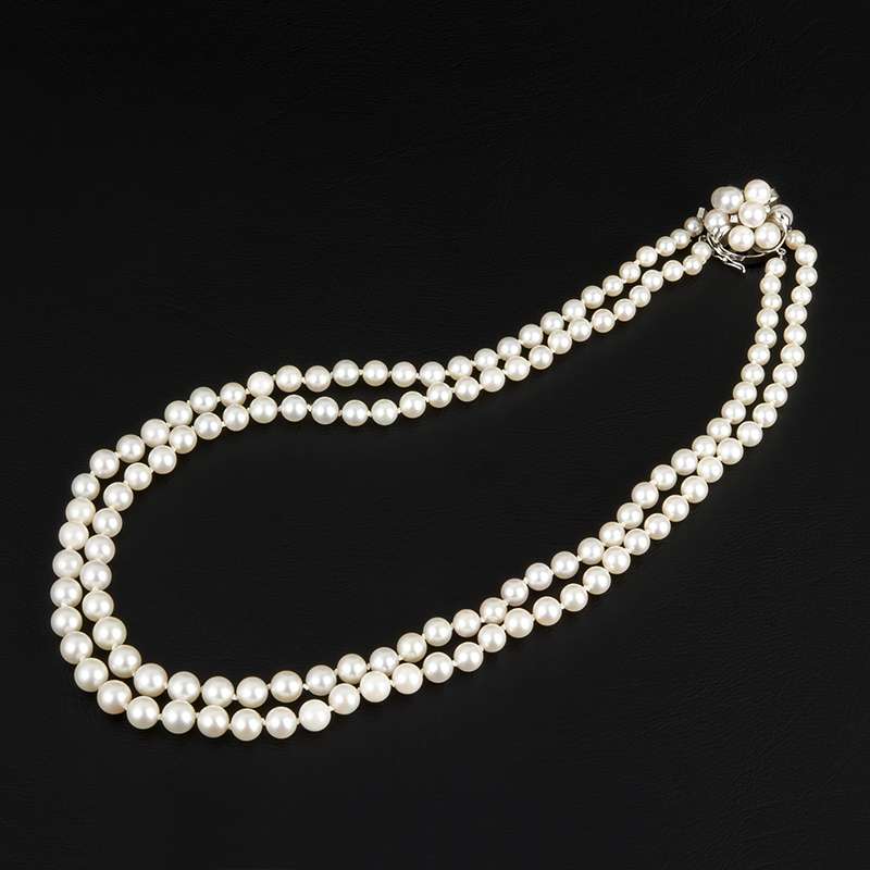 Graduated Strand of Cultured Pearls 16'' | Rich Diamonds
